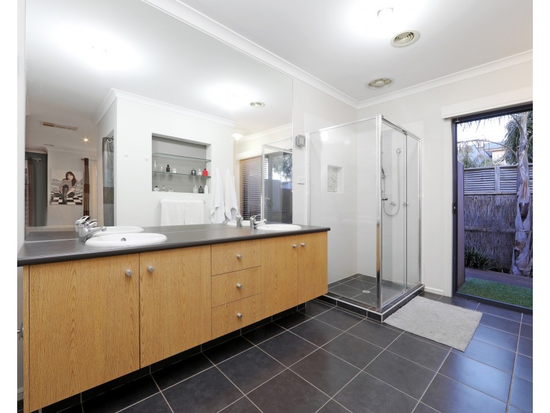 48 Koolamara Boulevard, Ferntree Gully VIC 3156