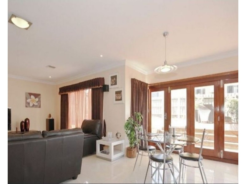 2 Subzero Close, Rowville VIC 3178