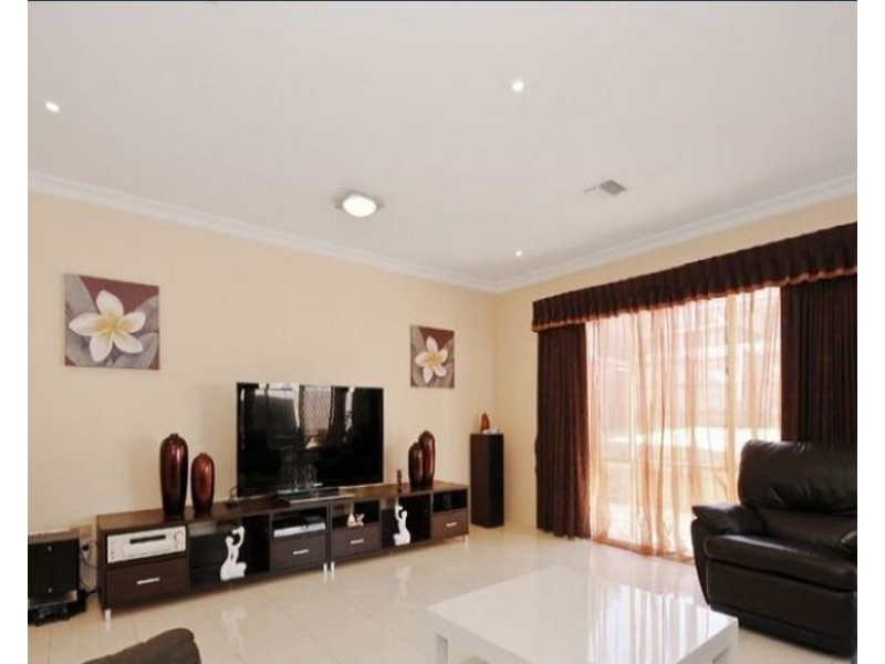 2 Subzero Close, Rowville VIC 3178