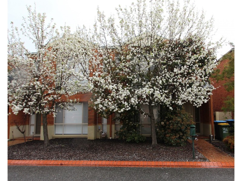 34 St Laurent Rise, Knoxfield VIC 3180