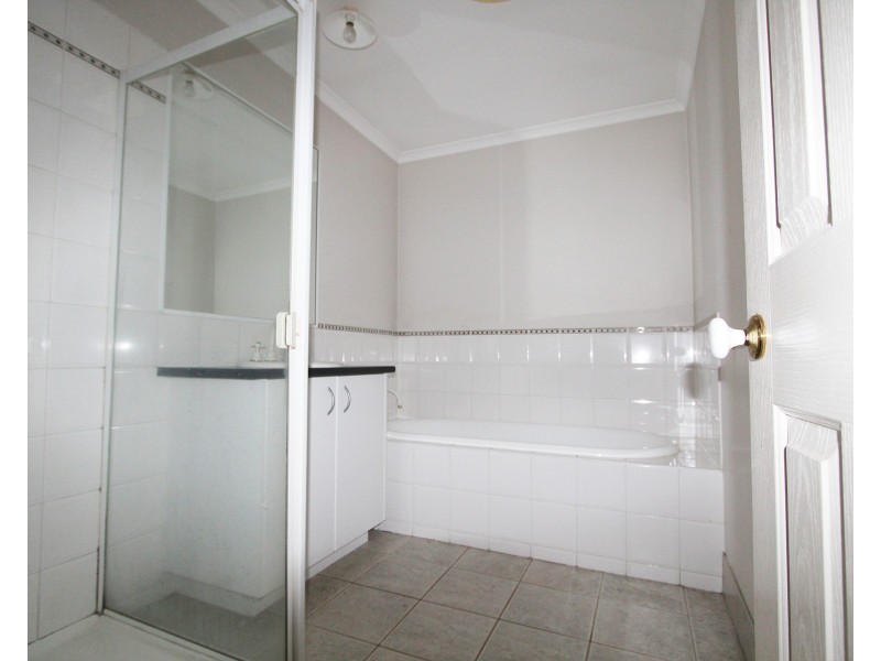 34 St Laurent Rise, Knoxfield VIC 3180