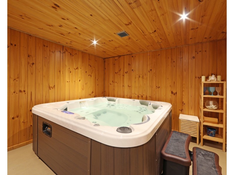 12 Sandford Close, Rowville VIC 3178