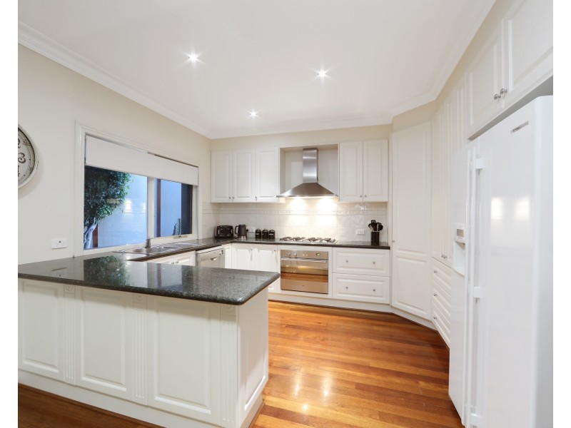 1 Conifer Court, Lysterfield VIC 3156