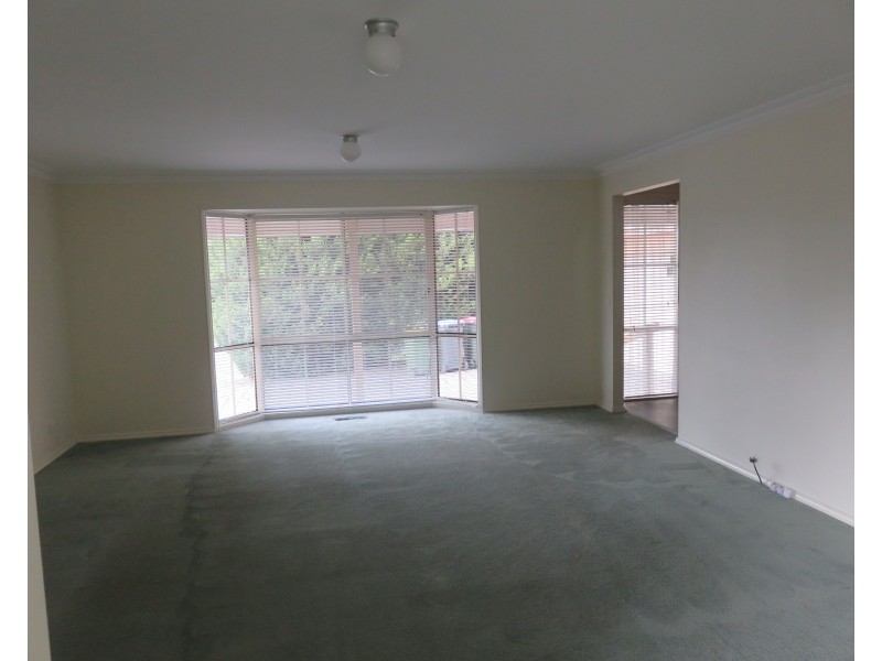 18 St Lawrance Way, Rowville VIC 3178