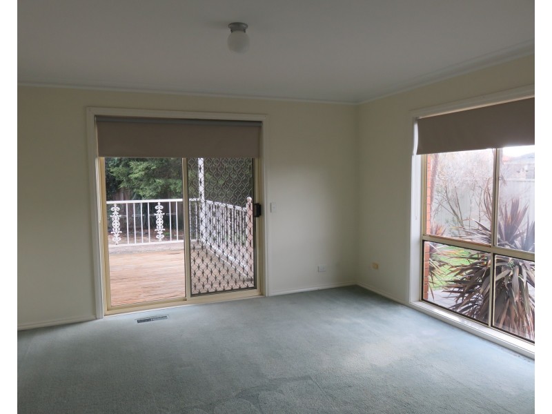 18 St Lawrance Way, Rowville VIC 3178