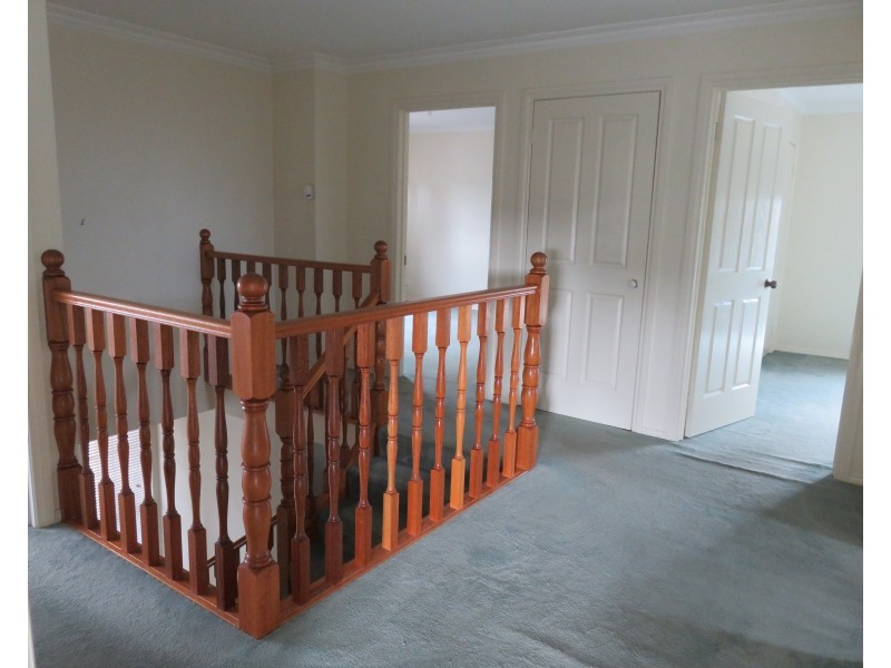 18 St Lawrance Way, Rowville VIC 3178