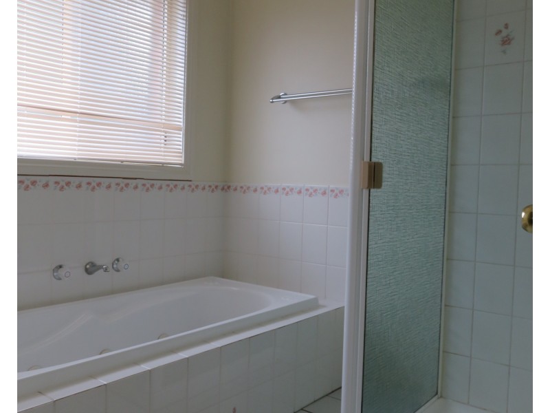 18 St Lawrance Way, Rowville VIC 3178