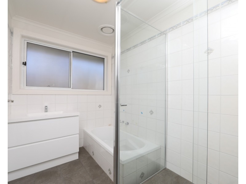 1/71 Laura Road, Knoxfield VIC 3180