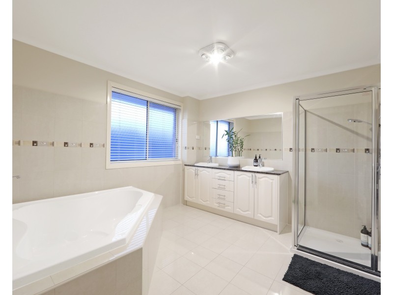 86 Grange Drive, Lysterfield VIC 3156