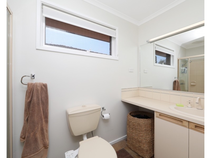 33 Taldra Drive, Ferntree Gully VIC 3156