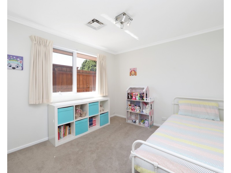 33 Taldra Drive, Ferntree Gully VIC 3156