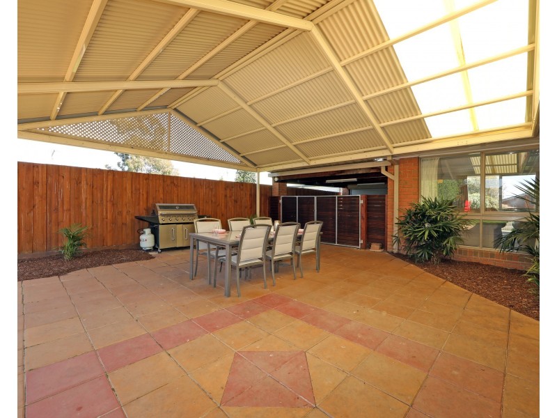 33 Taldra Drive, Ferntree Gully VIC 3156