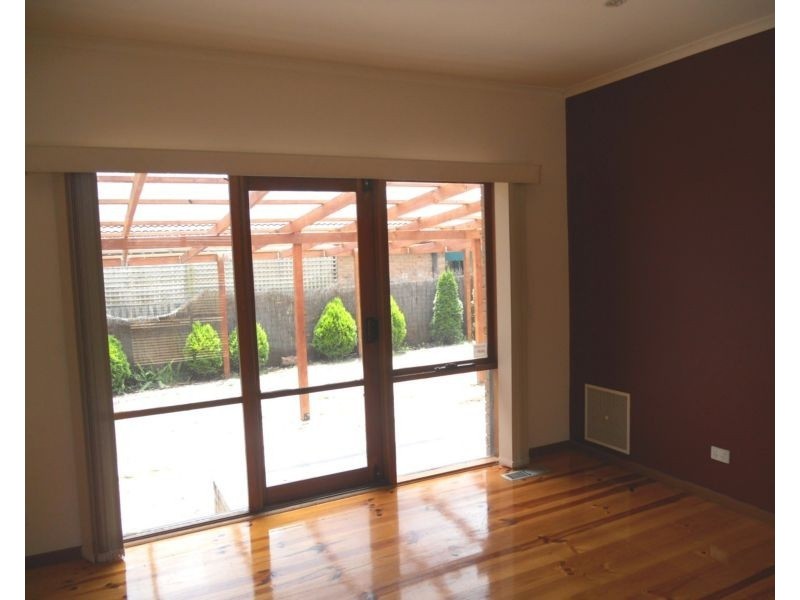 72 Dandelion Drive, Rowville VIC 3178