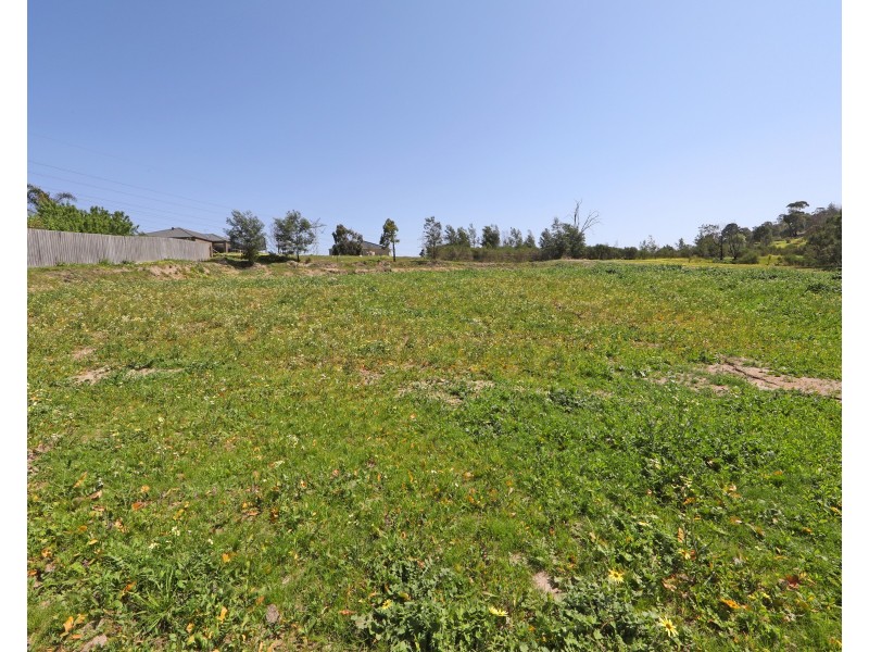 8 Hillside Court, Lysterfield South VIC 3156