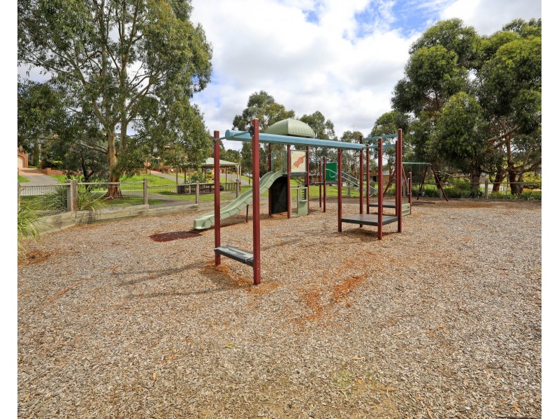 8 Hillside Court, Lysterfield South VIC 3156