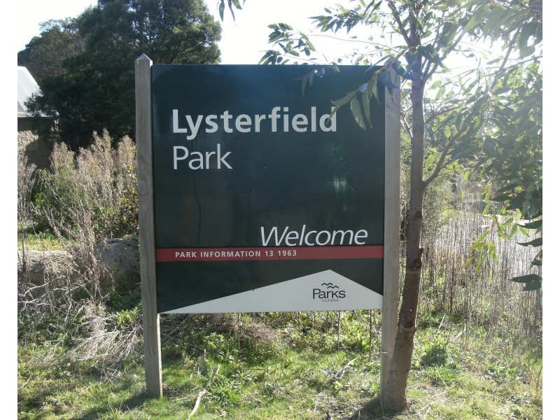 8 Hillside Court, Lysterfield South VIC 3156