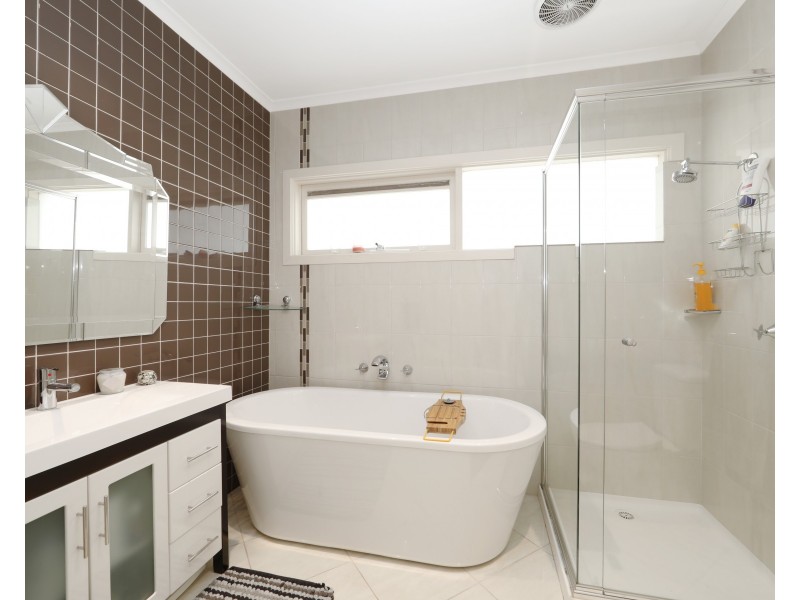 5 Holstein Court, Rowville VIC 3178