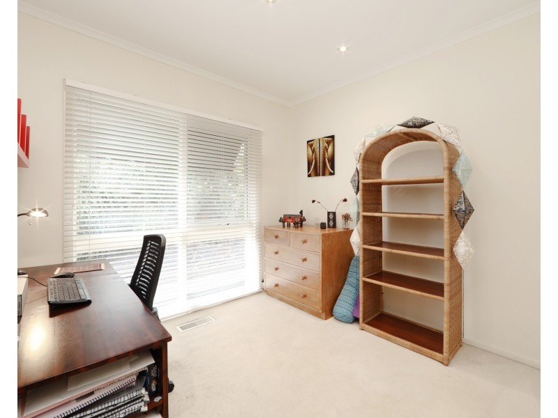 5 Holstein Court, Rowville VIC 3178