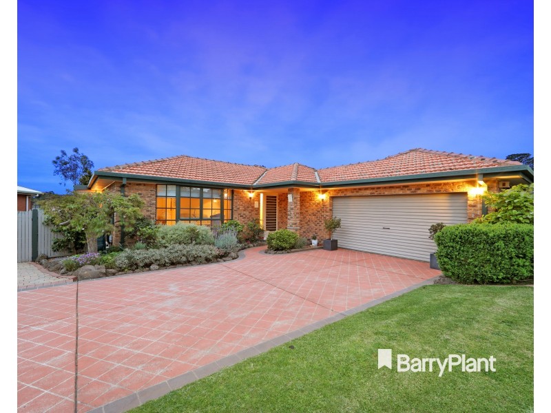 13 Crusoe Drive, Lysterfield VIC 3156