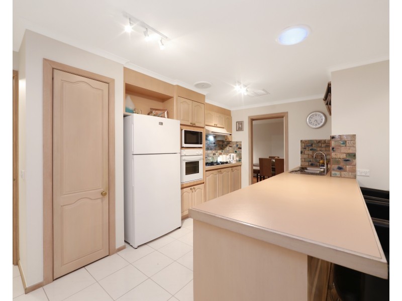 13 Crusoe Drive, Lysterfield VIC 3156