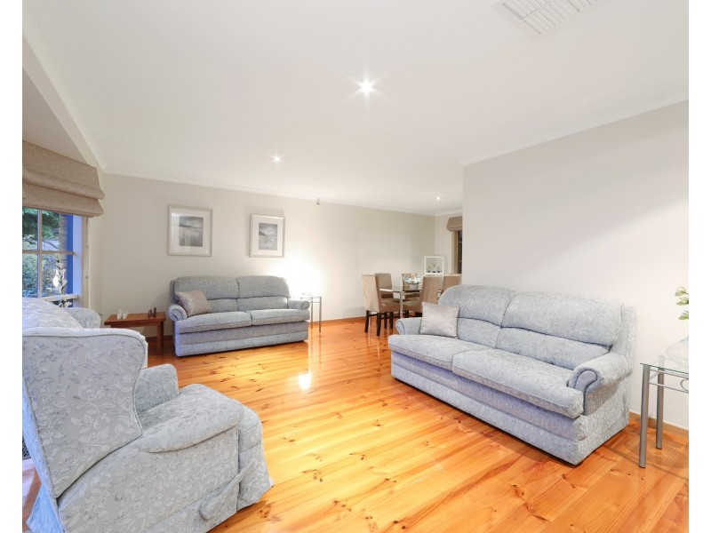 13 Crusoe Drive, Lysterfield VIC 3156