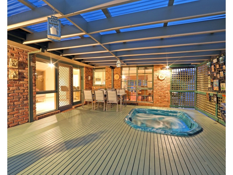 13 Crusoe Drive, Lysterfield VIC 3156