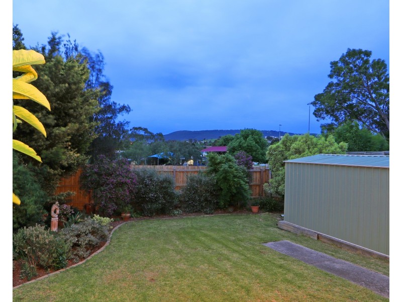 13 Crusoe Drive, Lysterfield VIC 3156