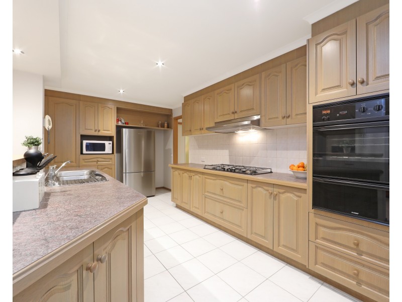 14 Dunscombe  Close, Rowville VIC 3178