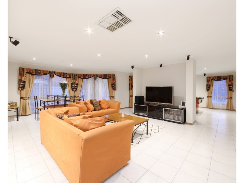 14 Dunscombe  Close, Rowville VIC 3178