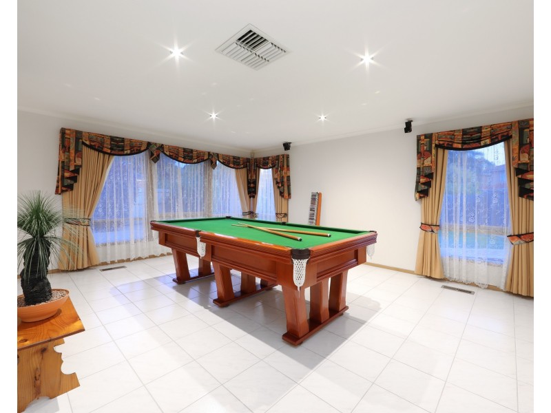 14 Dunscombe  Close, Rowville VIC 3178