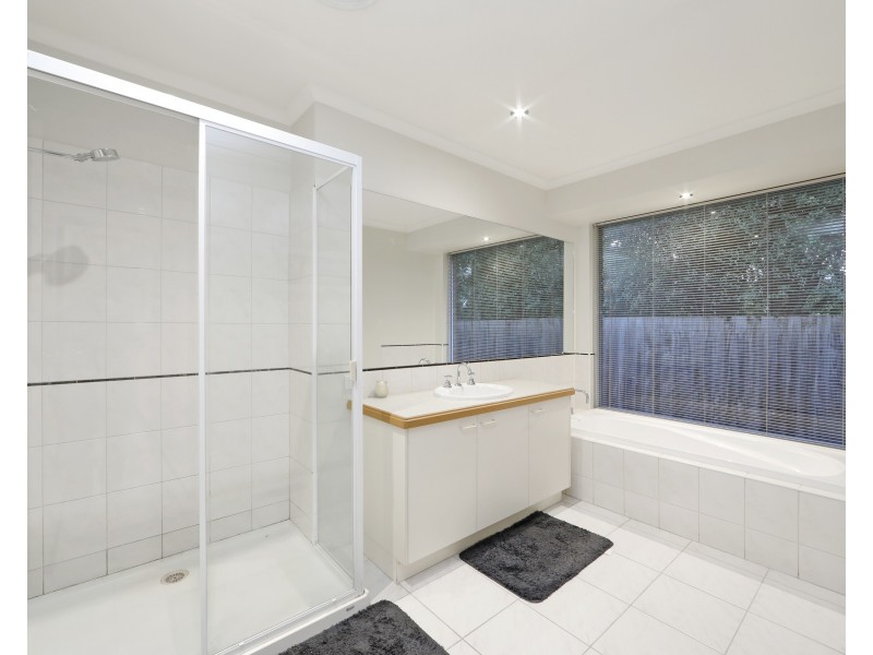14 Dunscombe  Close, Rowville VIC 3178