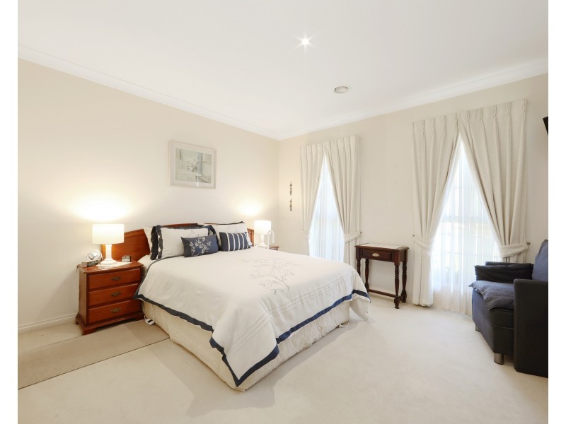 5 Canterbury Close, Rowville VIC 3178