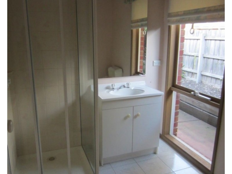 33 Pitfield Crescent, Rowville VIC 3178