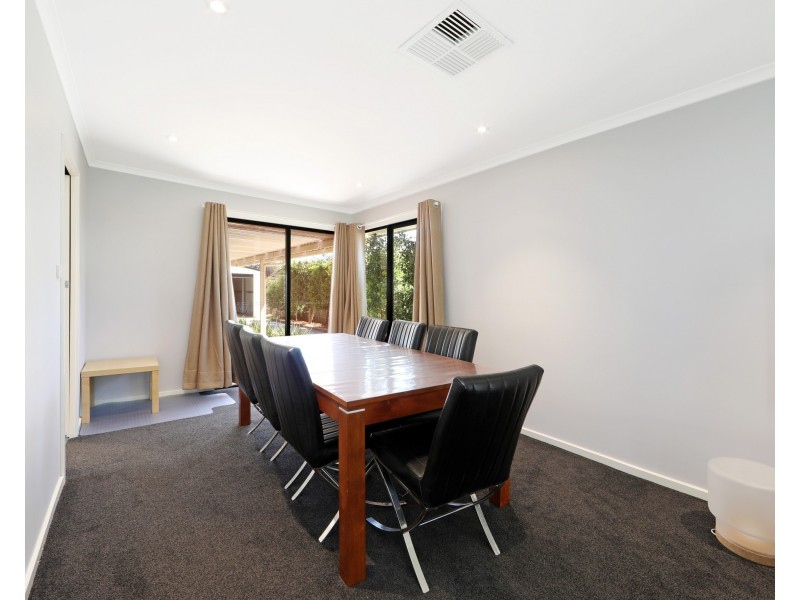 69 King Parade, Knoxfield VIC 3180