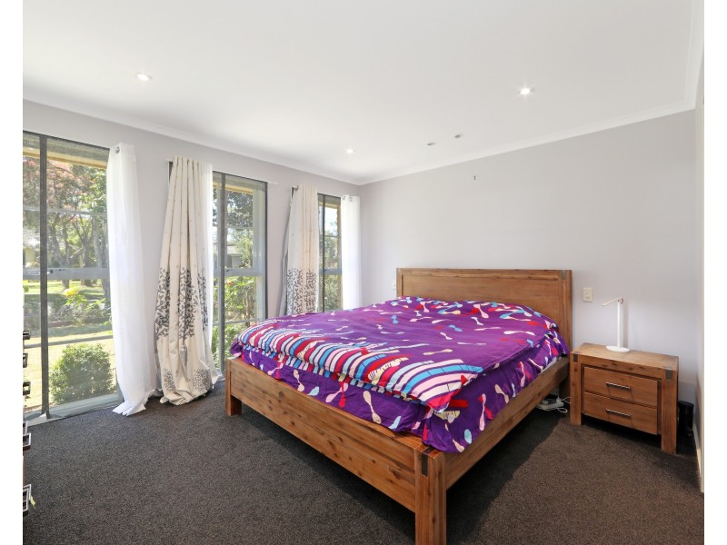 69 King Parade, Knoxfield VIC 3180