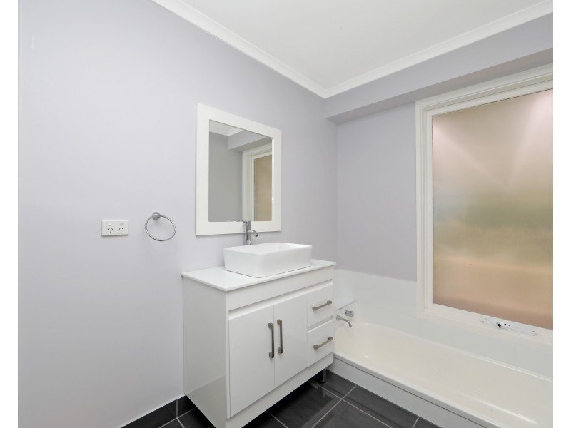 69 King Parade, Knoxfield VIC 3180