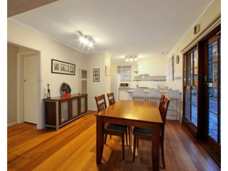 17 Aisbett Avenue, Wantirna South VIC 3152