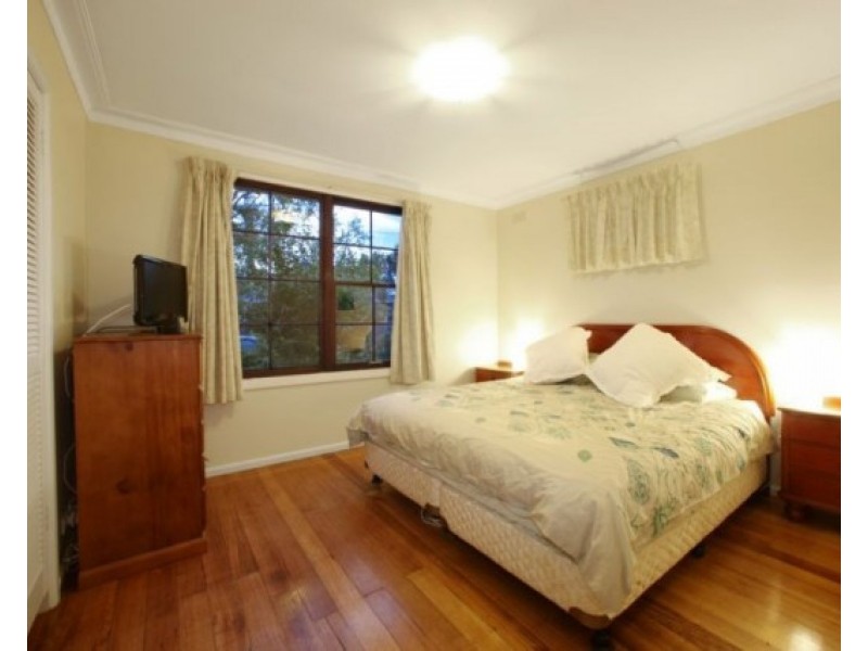 17 Aisbett Avenue, Wantirna South VIC 3152