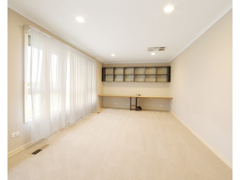 18 Fourth Avenue, Rowville VIC 3178