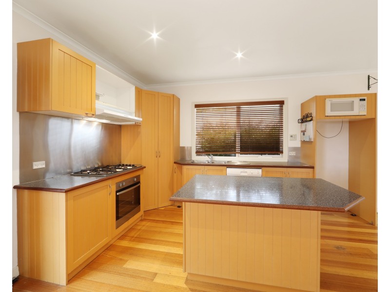 18 Fourth Avenue, Rowville VIC 3178