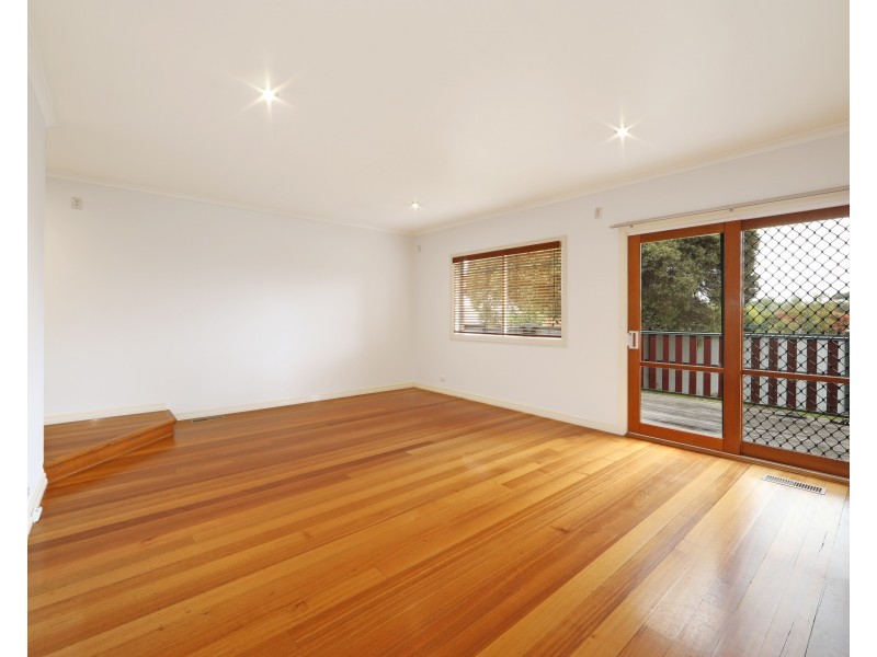 18 Fourth Avenue, Rowville VIC 3178