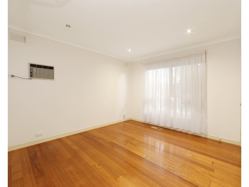 18 Fourth Avenue, Rowville VIC 3178