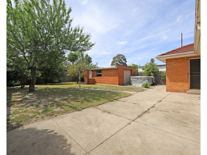 9 Inglewood Avenue, Noble Park North VIC 3174