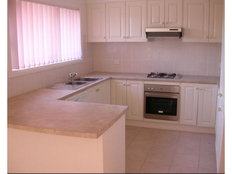 2/5 Kate  Place, Ferntree Gully VIC 3156