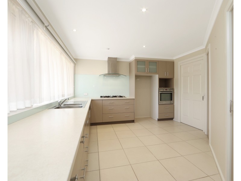 61 Colorado  Crescent, Rowville VIC 3178