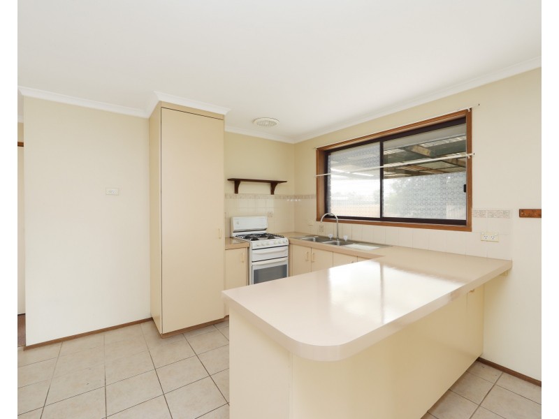 4 Raneen Place, Berwick VIC 3806