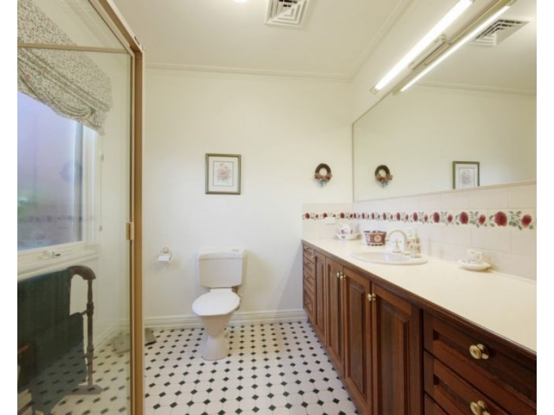 2 Ashbee Court, Rowville VIC 3178