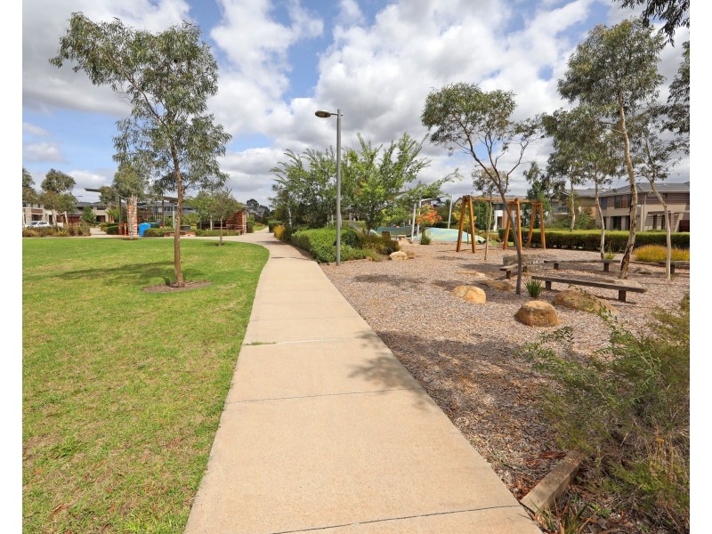 10 Flora Grove, Wantirna South VIC 3152