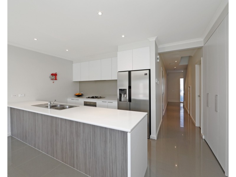 14 Botanic Place, Wantirna South VIC 3152