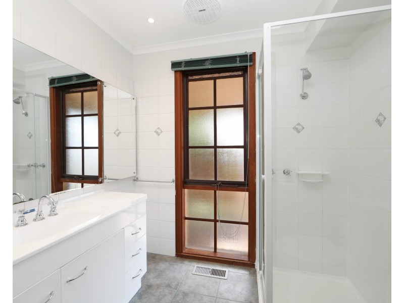 62 Wattletree  Road, Ferntree Gully VIC 3156